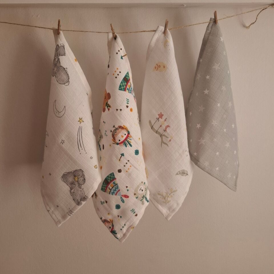 Dery Collection 4 Adet Müslin Salya Önlüğü ve Ağız Bezi